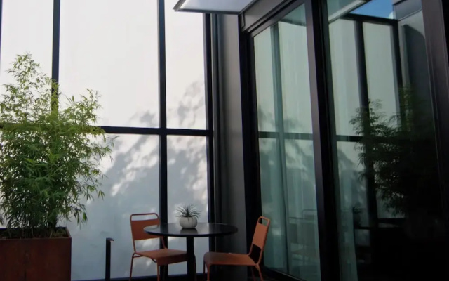 Frame Hotel - SoCo