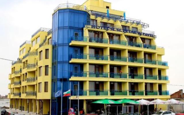 Отель Petar and Pavel Hotel & Relax Center Болгария, Поморие - отзывы, цены и фото номеров - забронировать отель Petar and Pavel Hotel & Relax Center онлайн вид на фасад