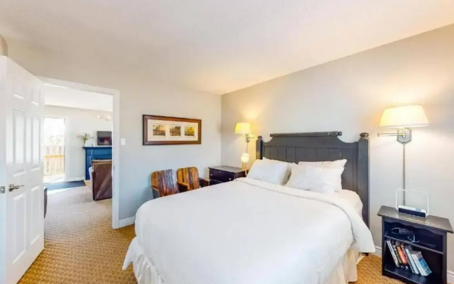 Steps to the Hill 1 Bedroom Wifi Crave TV