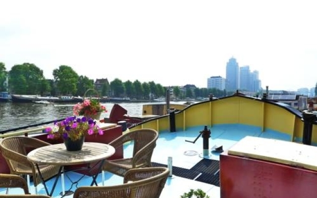 Отель Hotelboat Ideaal Нидерланды, Амстердам - отзывы, цены и фото номеров - забронировать отель Hotelboat Ideaal онлайн балкон