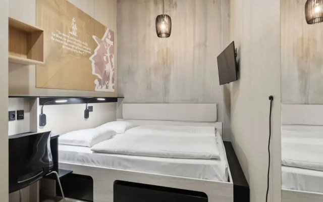 Hotel Fyrtøjet - We give less You save more
