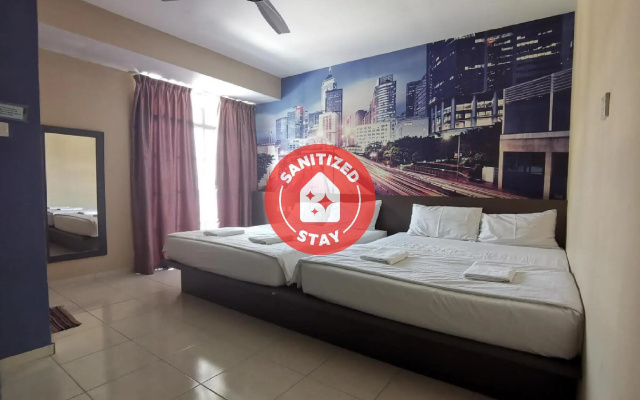 Super OYO 89930 Golden Guest House