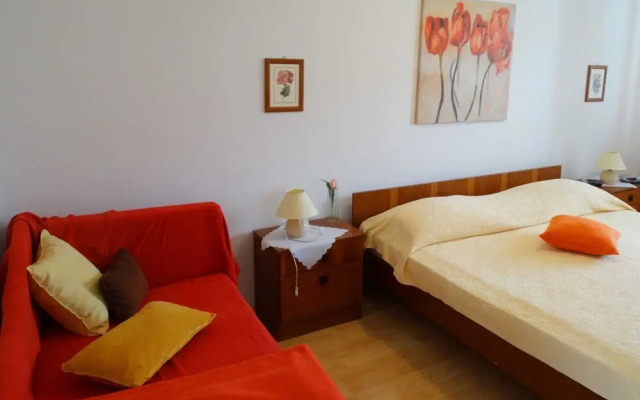 Comfortable Crikvenica Studio Apartments With Balcony