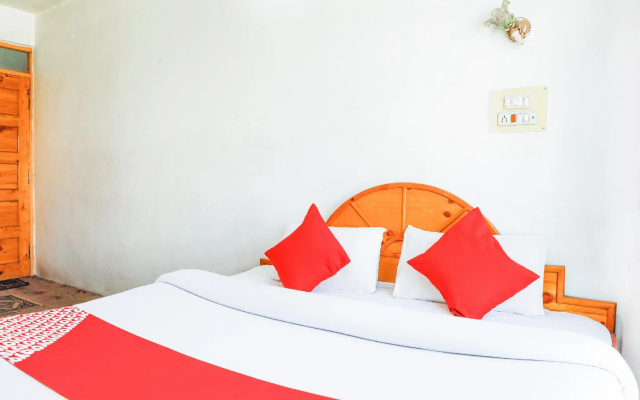OYO 72225 Hotel Dilshan