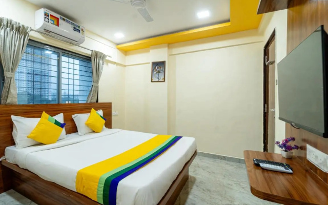 Itsy Hotels Anand Executive, Near Amanora