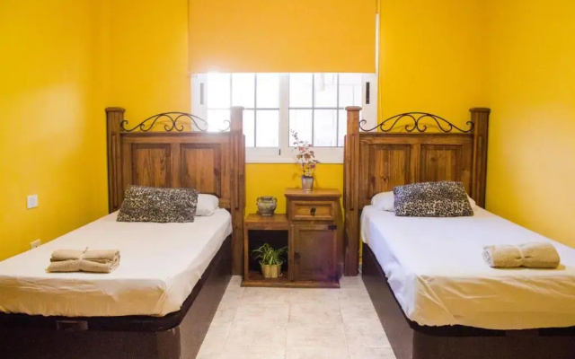 Platanito House