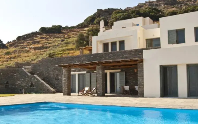 Villa with Breathtaking Sea View