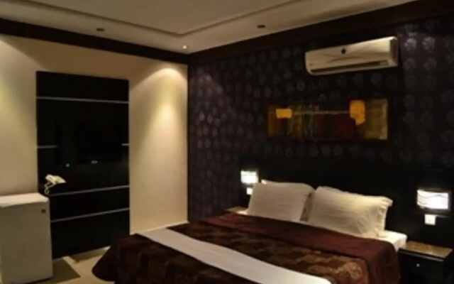 DAR NEYAARA SERVICED APARTMENTS - Economic