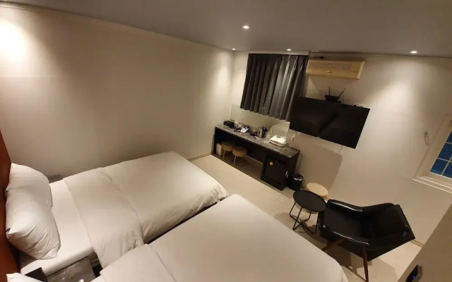 Hotel WO Yongsan Station