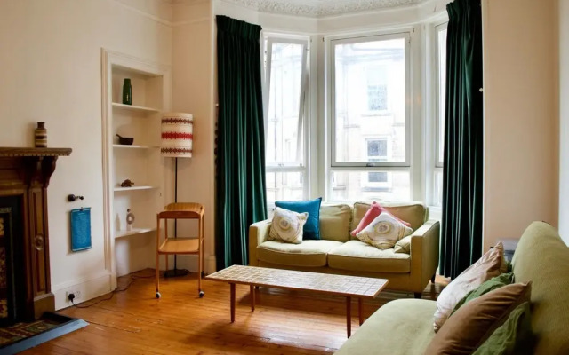 2 Bedroom Flat in Bruntsfield