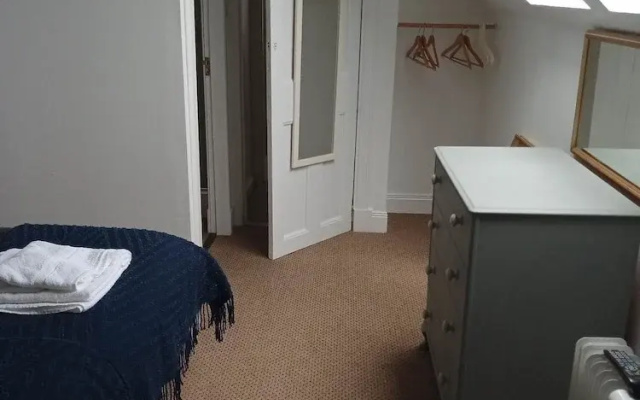Close to the Seaside - Sleeps 4/free Wifi/parking