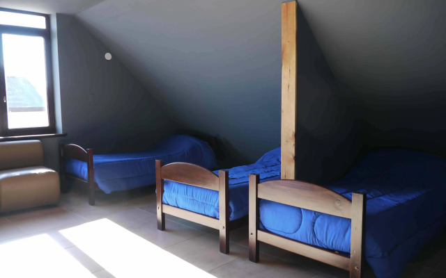 Moving Hostel Travel