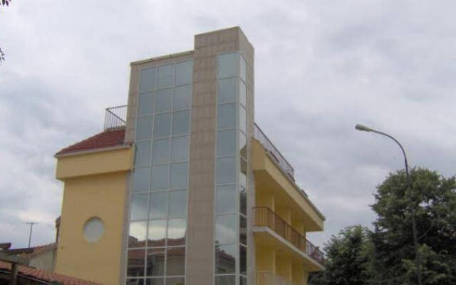Hotel Ines Поморие вид на фасад