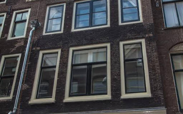 Отель Green Apple Holiday - Lijnbaansgracht вид на фасад