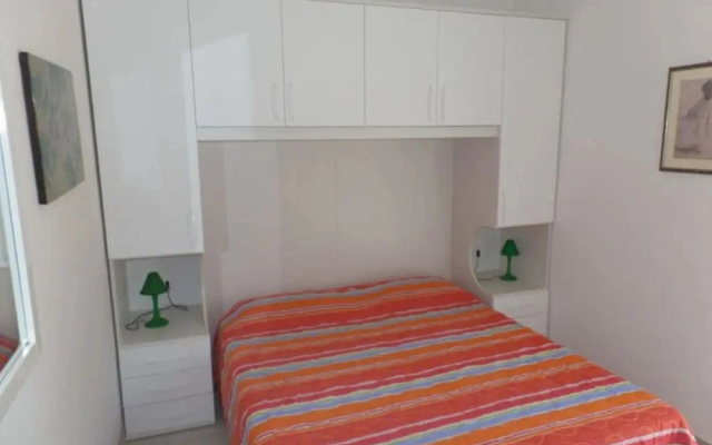 Stylish Villa With Parking and Charming Garden