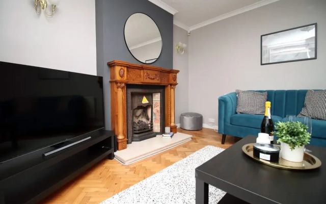 Becky's Bungalow by Tŷ SA - NEW Sleeps 8