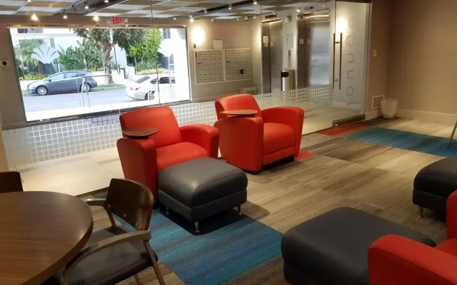 Prime Location For UCLA Students S209
