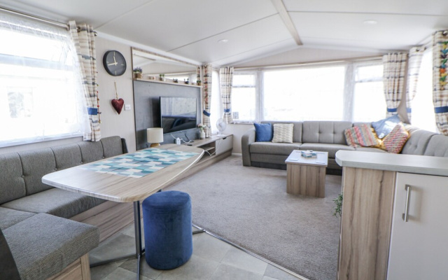 V9 Ty Mawr Holiday Park