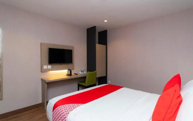 HOTEL 101 Ulu Tiram