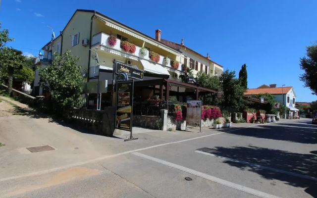 Studio apartment Mala SA1 Malinska, Island Krk