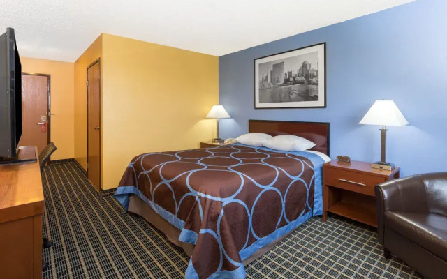 Super 8 Janesville