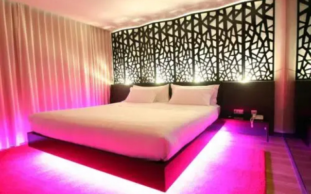 Silk Motel