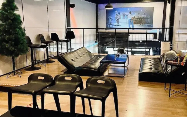 The Lab Sleep Hostel