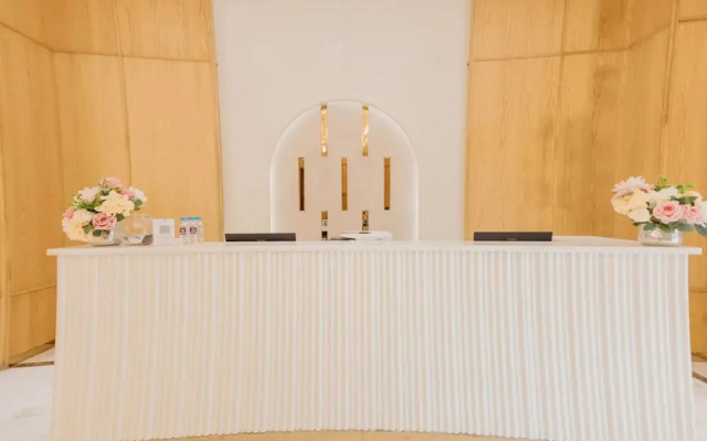 Orana Hotel and Convention