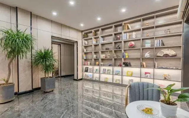 Elan Inn Luoyang Railway Station