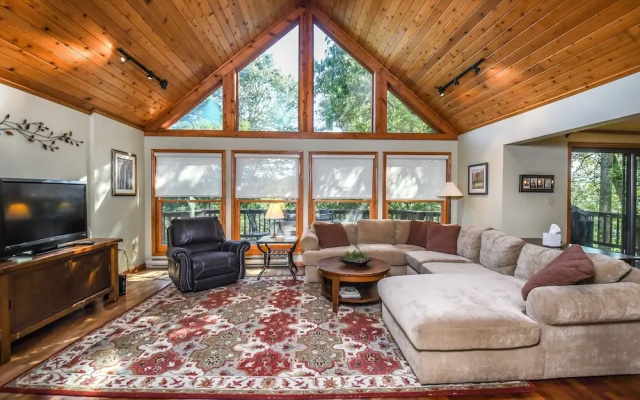 Lake Reflections 4 Bedroom House
