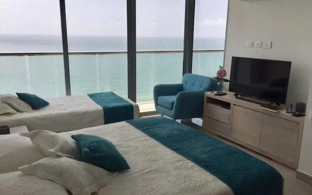 23rd Floor Luxury Apartment - sea view