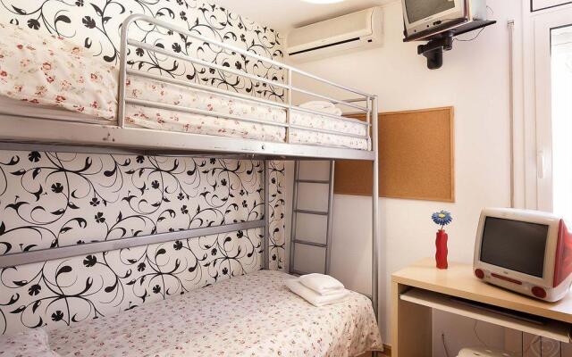 Отель Gracia Apartments Испания, Барселона - отзывы, цены и фото номеров - забронировать отель Gracia Apartments онлайн комната для гостей