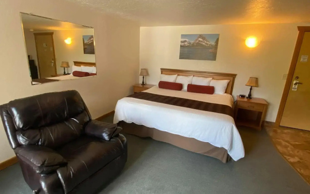 Ninepipes Lodge