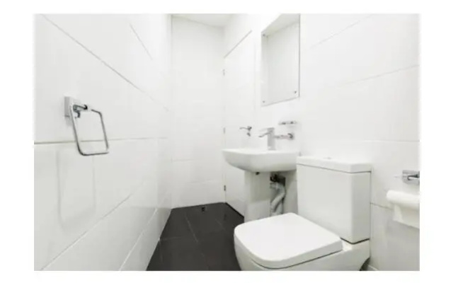 treetops flat3 Hall Green B28