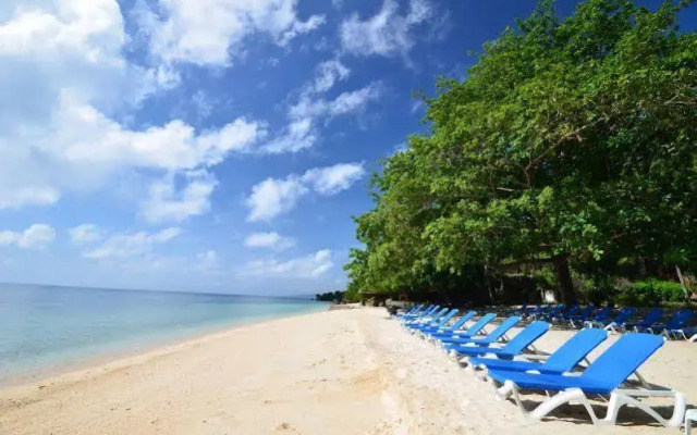 Alegre Beach Resort