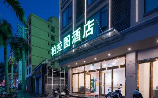 Plato hotel