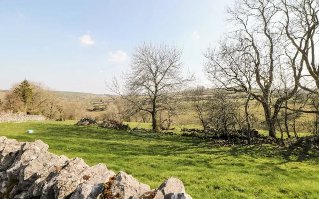 15 Calton View