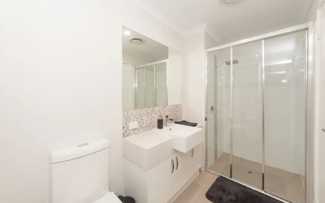 Lakeview Apartment Suite 16