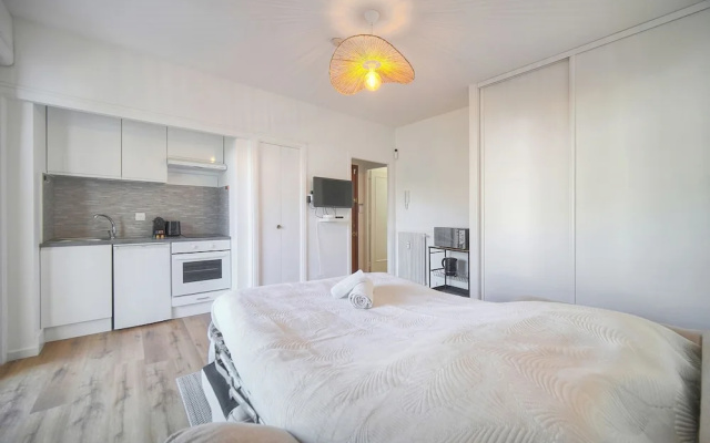 Lumineux Studio Avec Loggia A0b203
