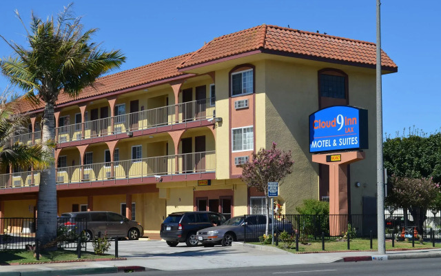Отель Cloud 9 Inn Lax Инглвуд вид на фасад