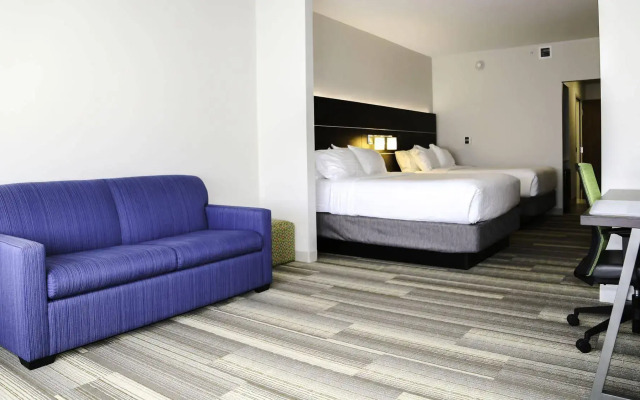 Holiday Inn Express & Suites Kingston-Ulster