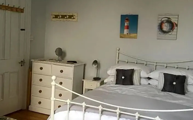 Cliftonville House Bed  Breakfast
