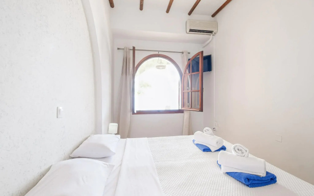Comfortable Holiday Home With Terrace