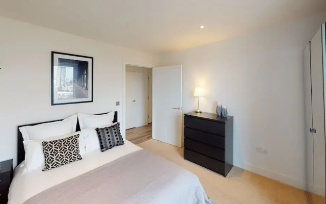 3 Bedroom Apartment in Canary Wharf