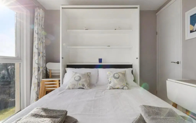 Freshwater Bay - Sea View Apartment