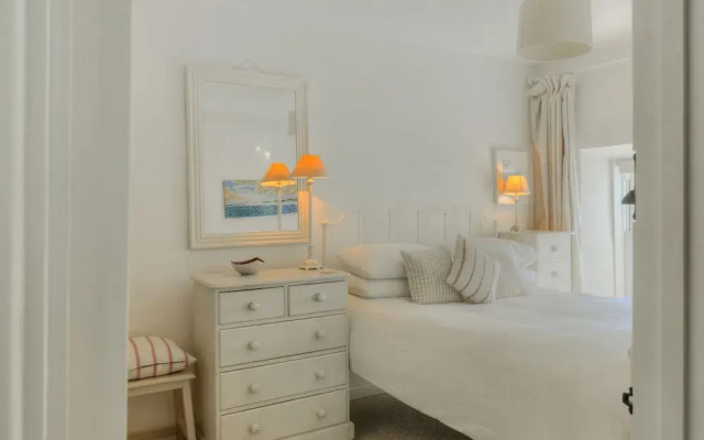 Charm Cottage
