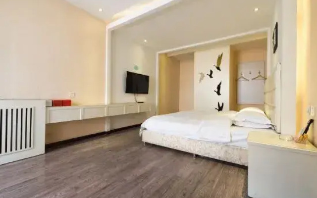 Red Ant Hotel (Xinxiang Normal University Pangdonglai)