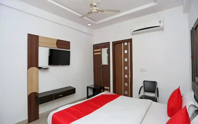 OYO 13125 Hotel Gwal Palace