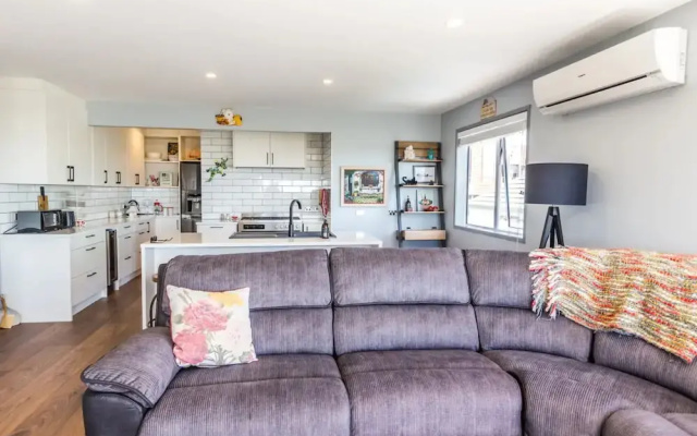 3 Bedroom Village Retreat Home With Sea Views