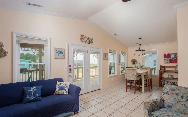 Spunky Sandpiper 3 Bedroom Home